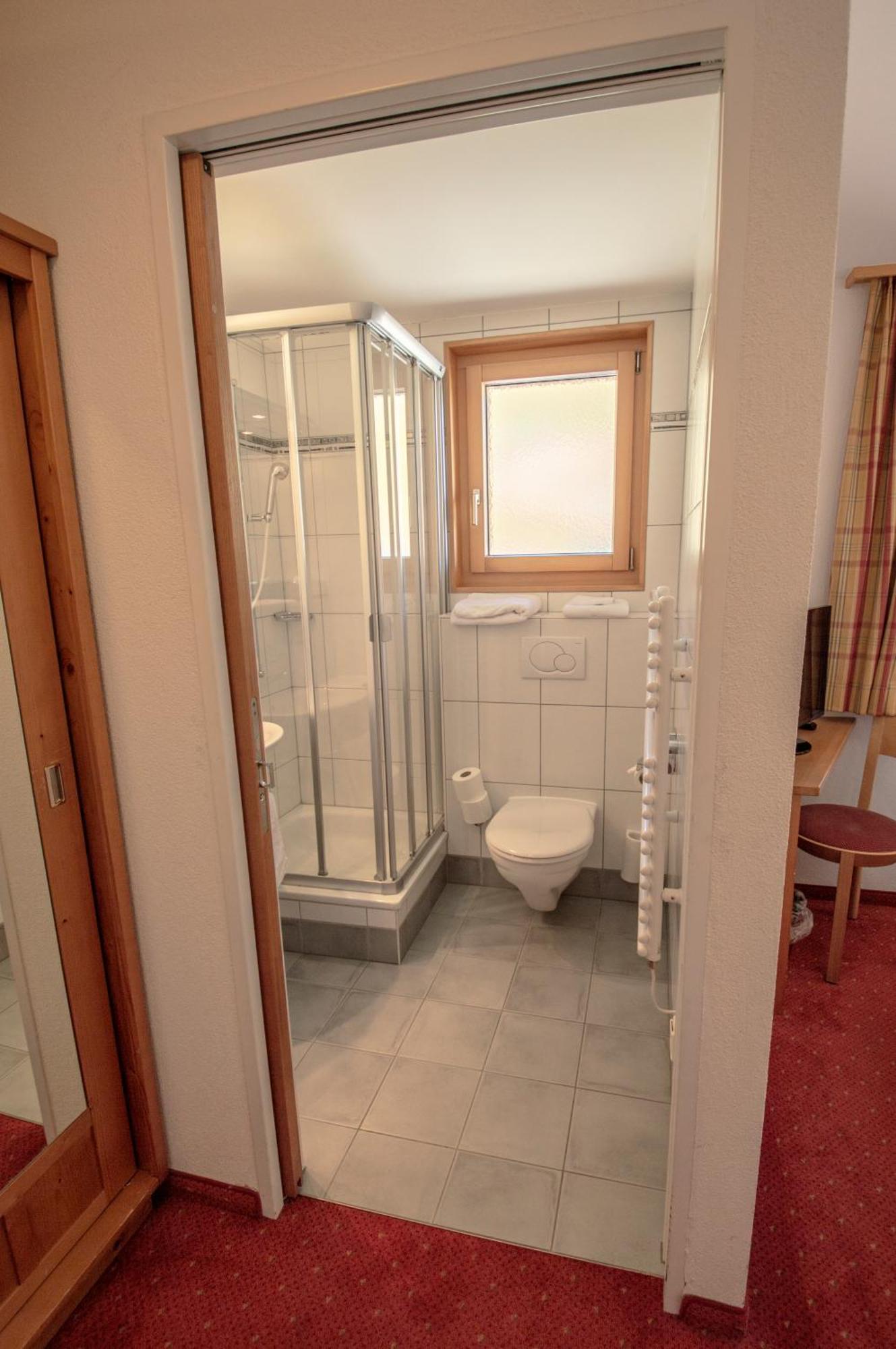Hotel Eggishorn Fiesch Room photo