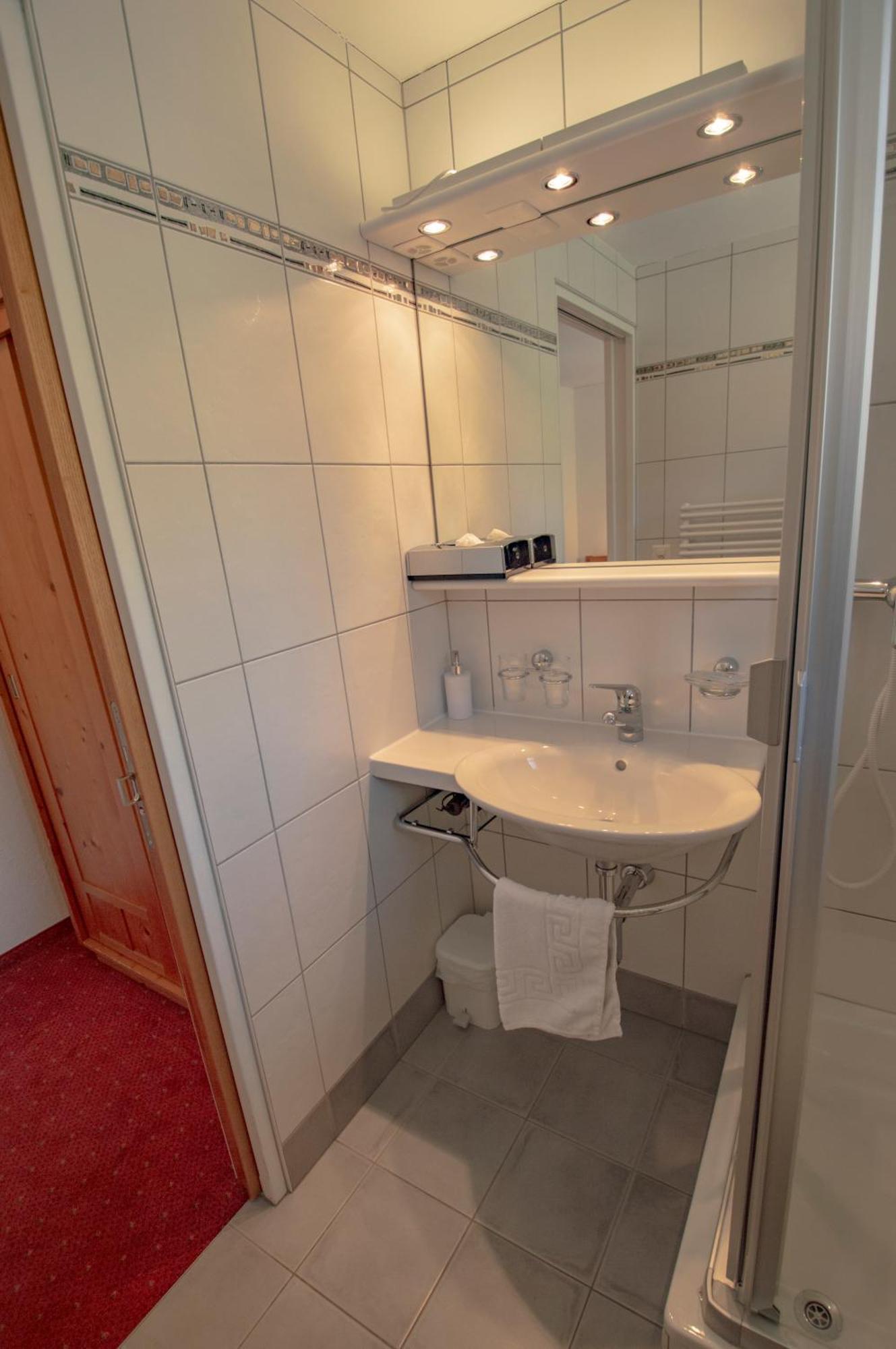 Hotel Eggishorn Fiesch Room photo